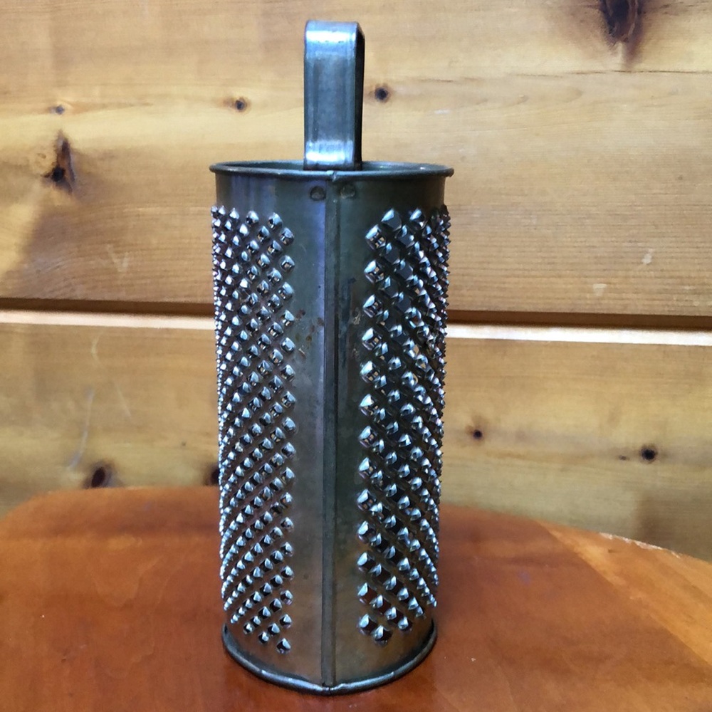 Vintage Round 3 Size Cheese Grater made in Italy Kitchen Utensil - Picture 2 of 8